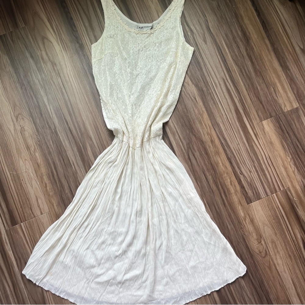 White Drop Waist Vintage Floral Trimmed Midi Dress